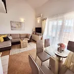 Hotel apartamentowy Mikulić 4*