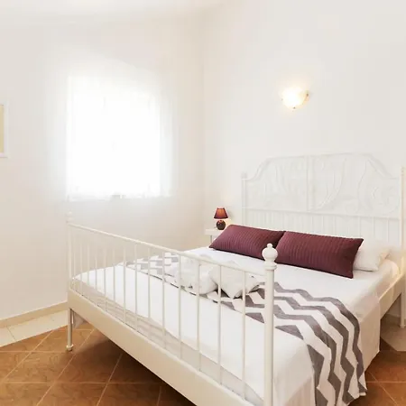 Mikulic Aparthotel 4*
