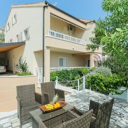 Mikulić Hotel apartamentowy Sevid