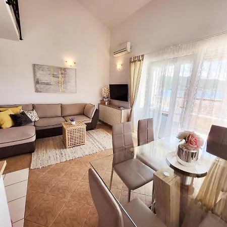 Aparthotel Mikulic 4*